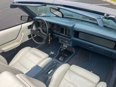 Ford-Mustang-GT-Cabriolet-1986-Blue-White-112490-13