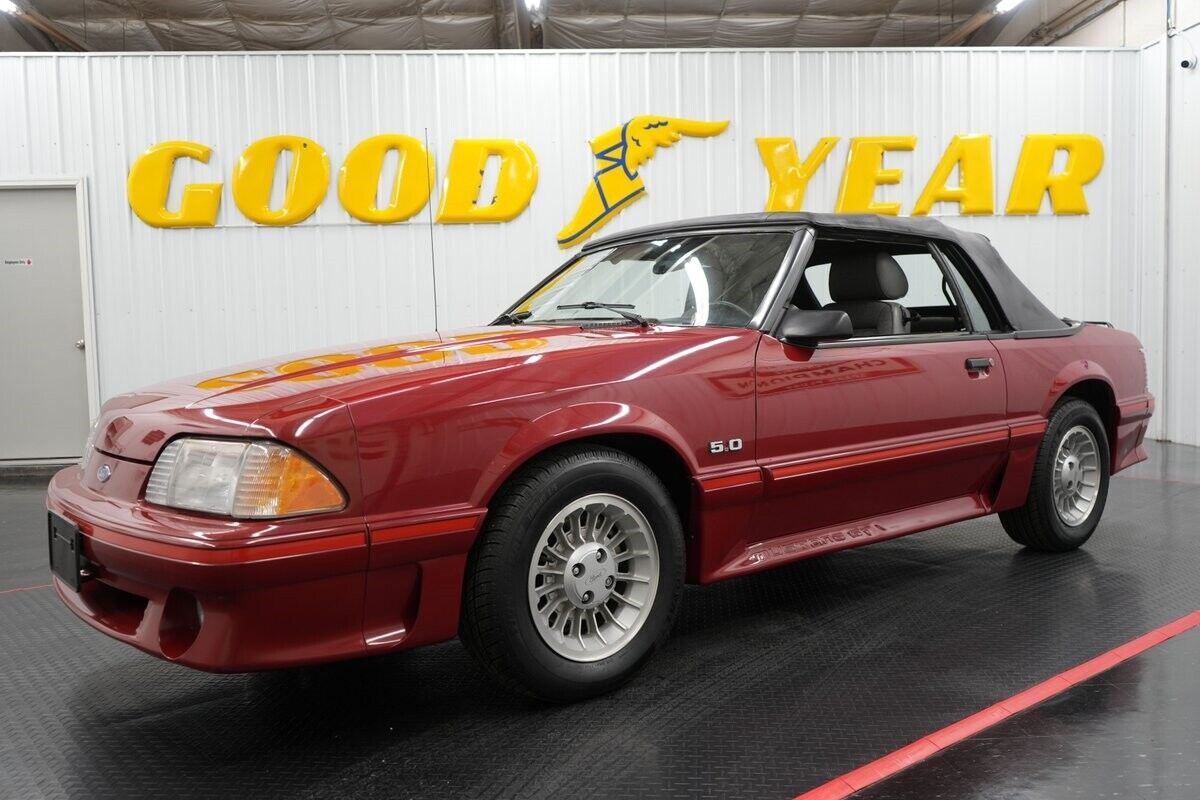 Ford-Mustang-GT-Convertible-Cabriolet-1987-Red-Gray-89439-3