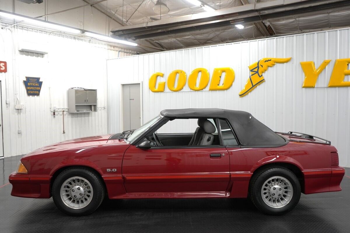 Ford-Mustang-GT-Convertible-Cabriolet-1987-Red-Gray-89439-4