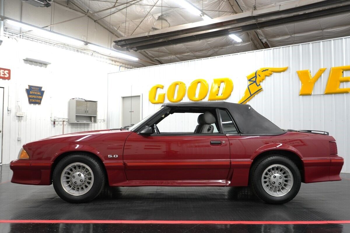 Ford-Mustang-GT-Convertible-Cabriolet-1987-Red-Gray-89439-5