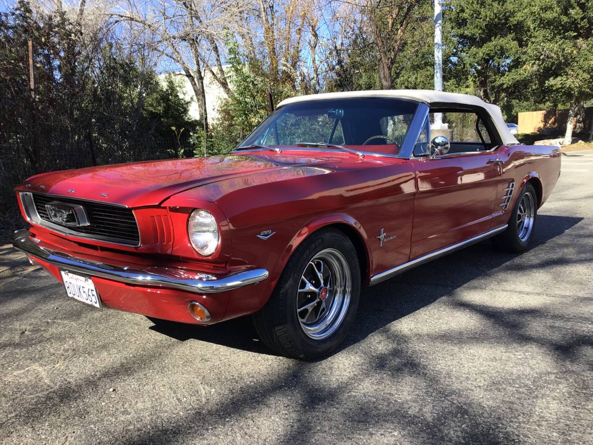 Ford-Mustang-convertible-1966-161-1