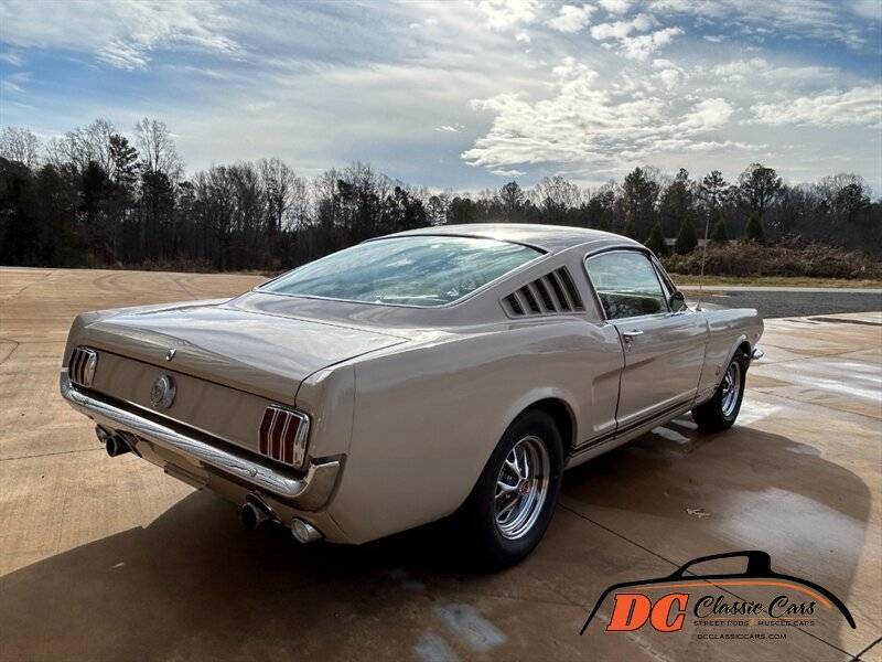 Ford-Mustang-gt-1966-3-4