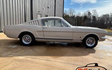 Ford-Mustang-gt-1966-3-5