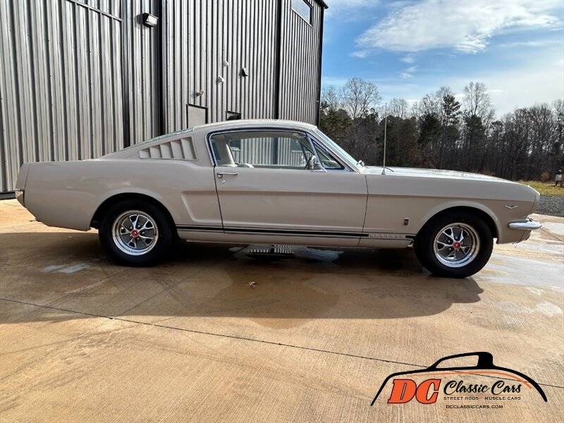 Ford-Mustang-gt-1966-3-5