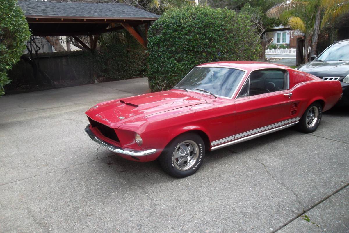 Ford-Mustang-gt-1967-red-238182-1