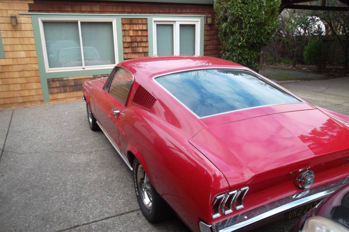 Ford-Mustang-gt-1967-red-238182-2