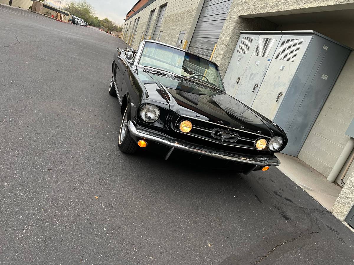 Ford-Mustang-gt-convertible-1965-black-160932-3