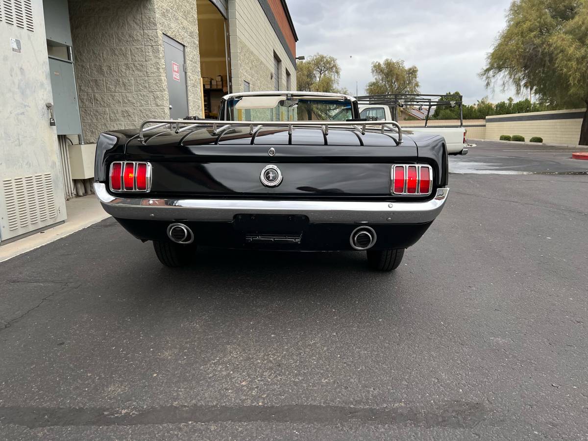 Ford-Mustang-gt-convertible-1965-black-160932-5