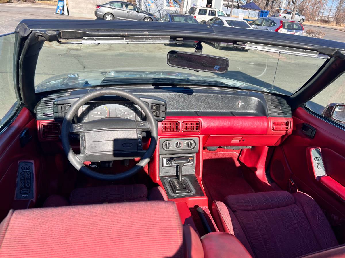 Ford-Mustang-gt-convertible-1991-141622-8