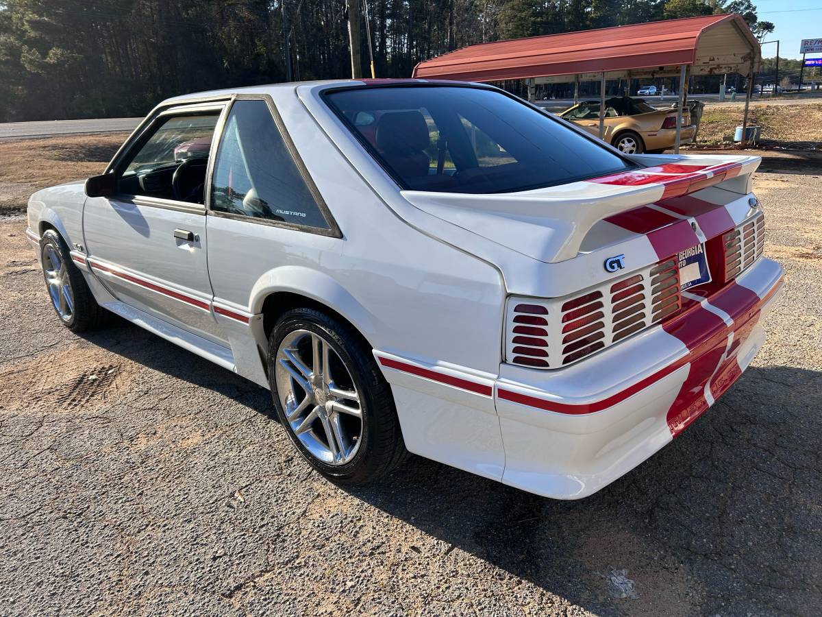 Ford-Mustang-gt-hatchback-5.0-5-speeed-1989-white-275624-1