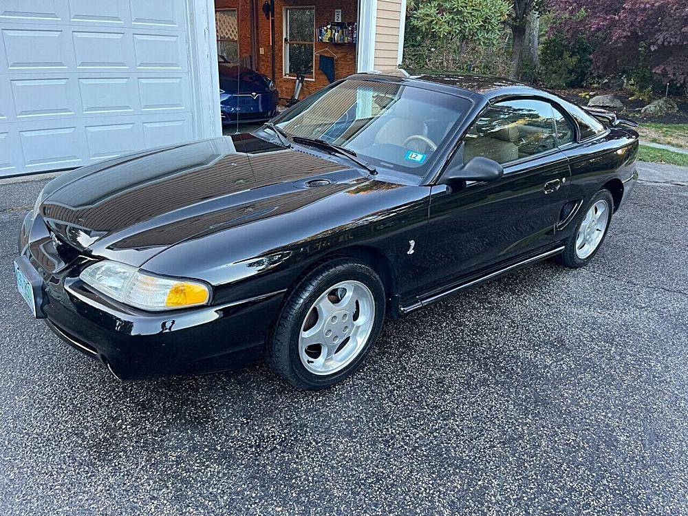 Ford-Mustang-svt-cobra-1995-black-96399-18