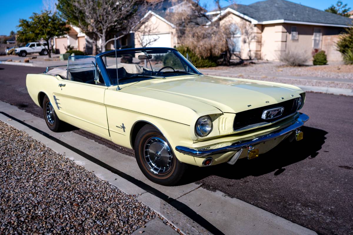 Ford-Mustang-v6-convertible-2d-1966-yellow-122310