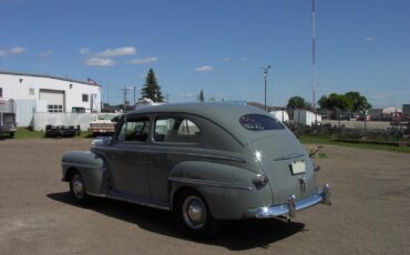 Ford-Other-Berline-1947-99999-8