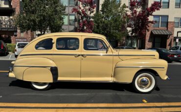 Ford-Other-Berline-1948-Yellow-213671-6