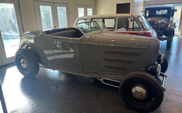 Ford-Other-Cabriolet-1932-Gray-2414-1