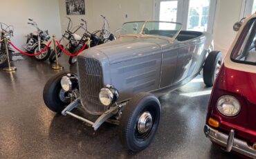 Ford-Other-Cabriolet-1932-Gray-2414-4