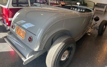 Ford-Other-Cabriolet-1932-Gray-2414-6