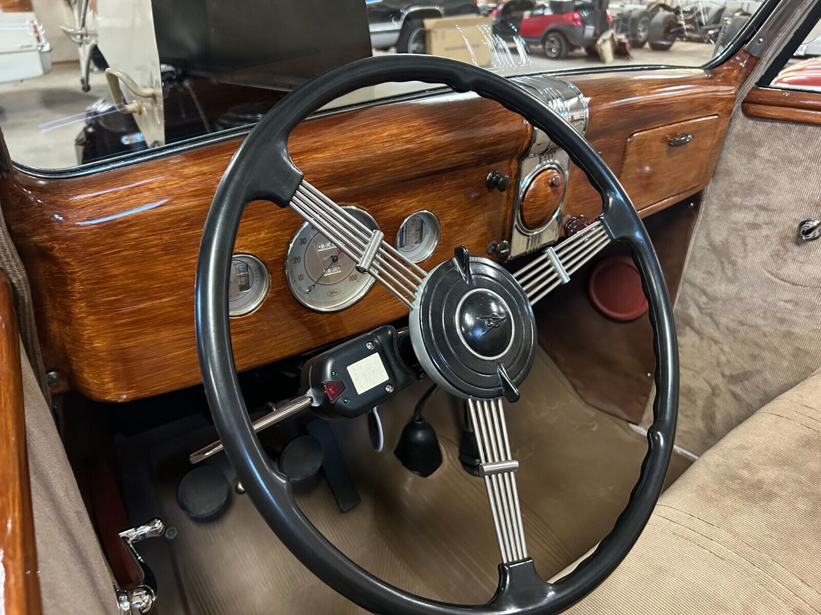 Ford-Other-Cabriolet-1936-Tan-8707-9