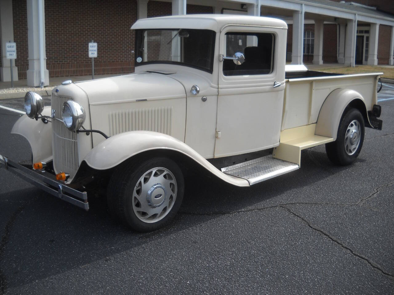 Ford-Other-Pickups-Pickup-1932-Beige-Black-9012-1