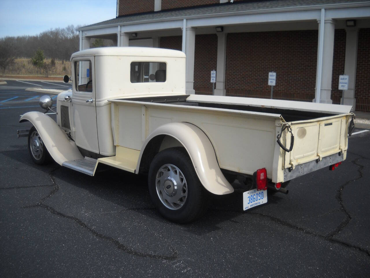 Ford-Other-Pickups-Pickup-1932-Beige-Black-9012-3