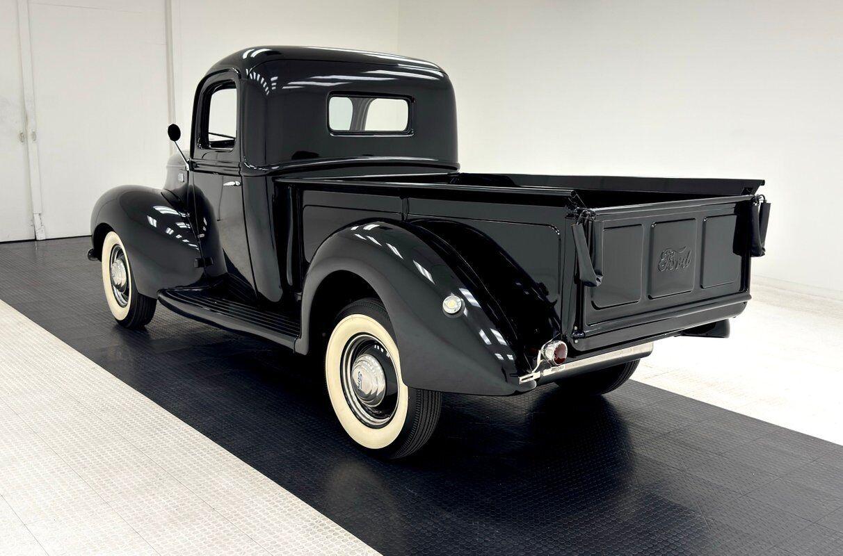 Ford-Other-Pickups-Pickup-1941-Black-Gray-139149-2