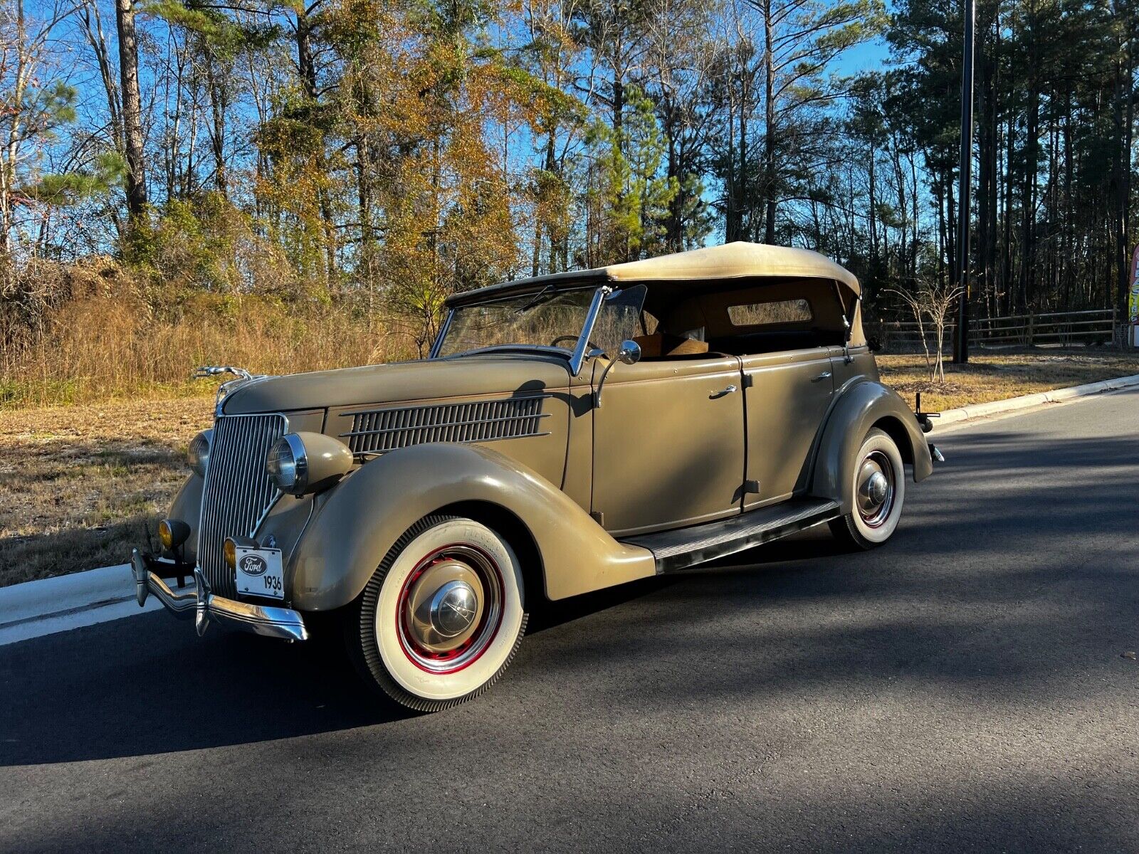 Ford-Phaeton-convertible-Cabriolet-1936-Beige-62386-2