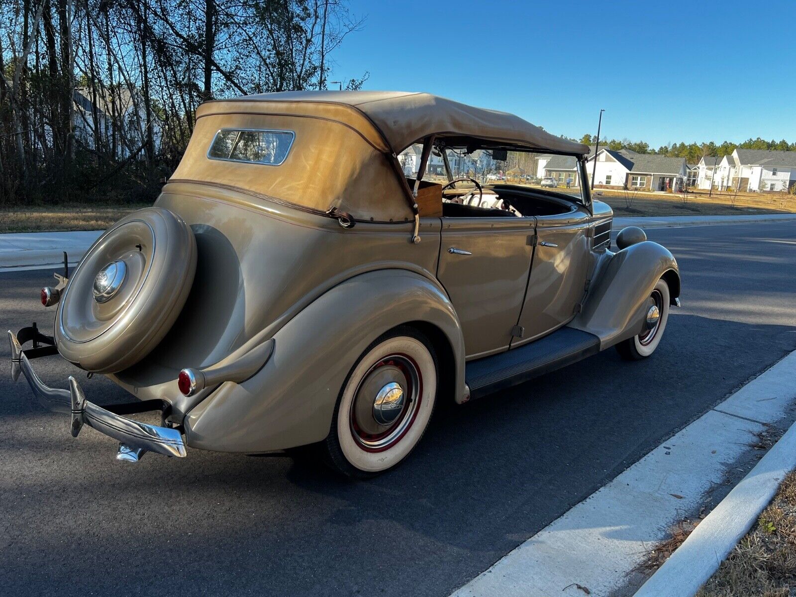 Ford-Phaeton-convertible-Cabriolet-1936-Beige-62386-3