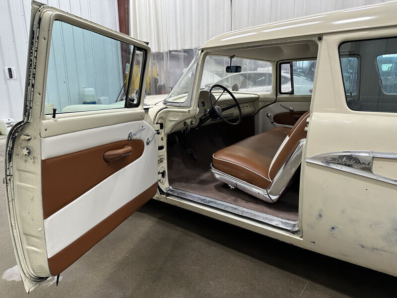 Ford-Ranch-Wagon-1956-Cream-na-12769-6