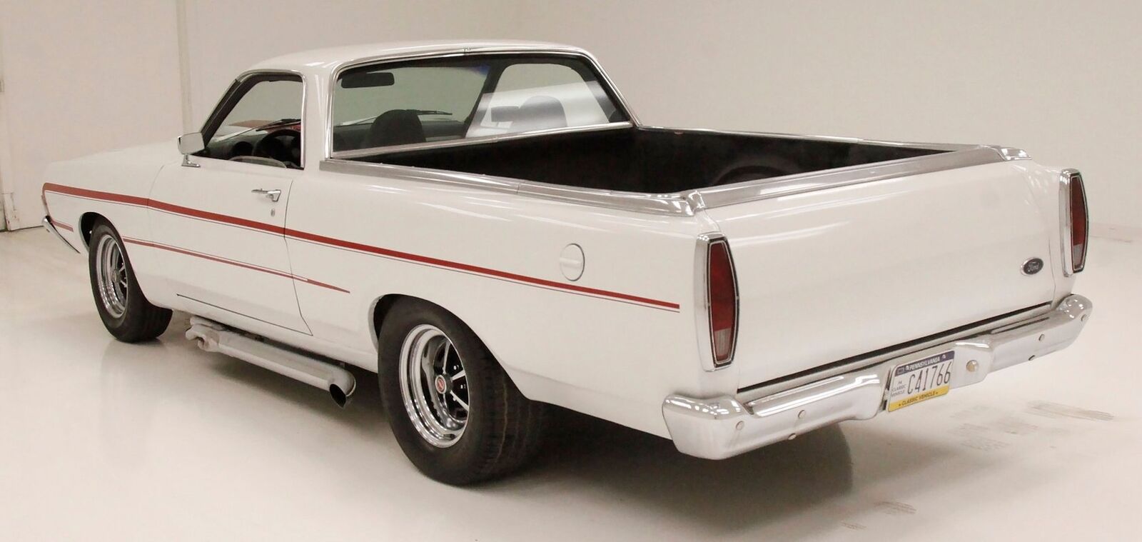 Ford-Ranchero-Pickup-1969-White-Black-25827-2