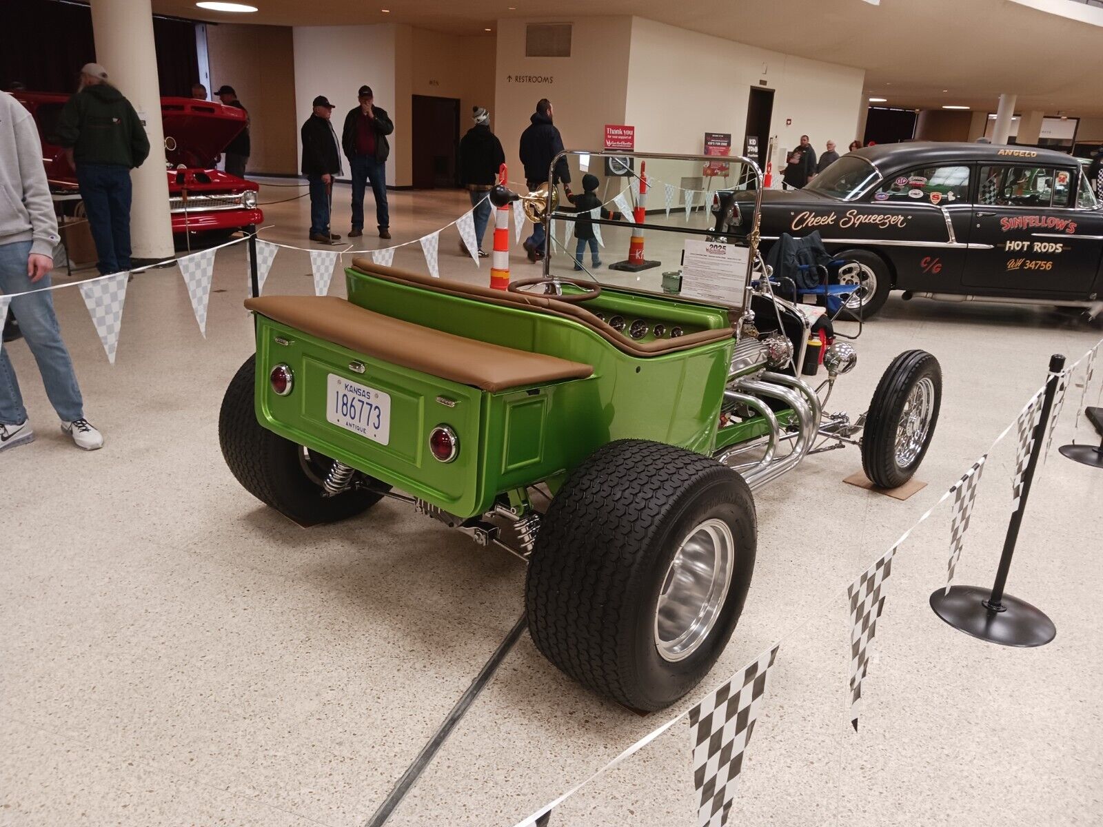 Ford-Roadster-1923-Green-32-1