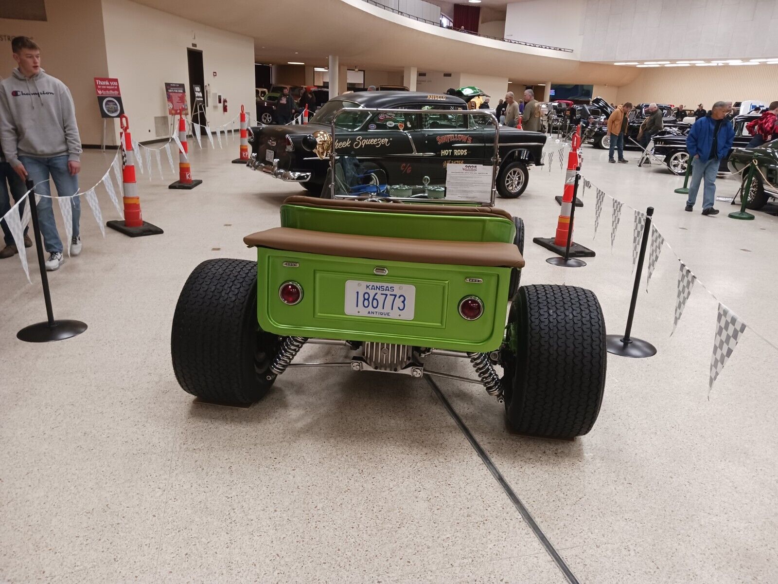 Ford-Roadster-1923-Green-32-12