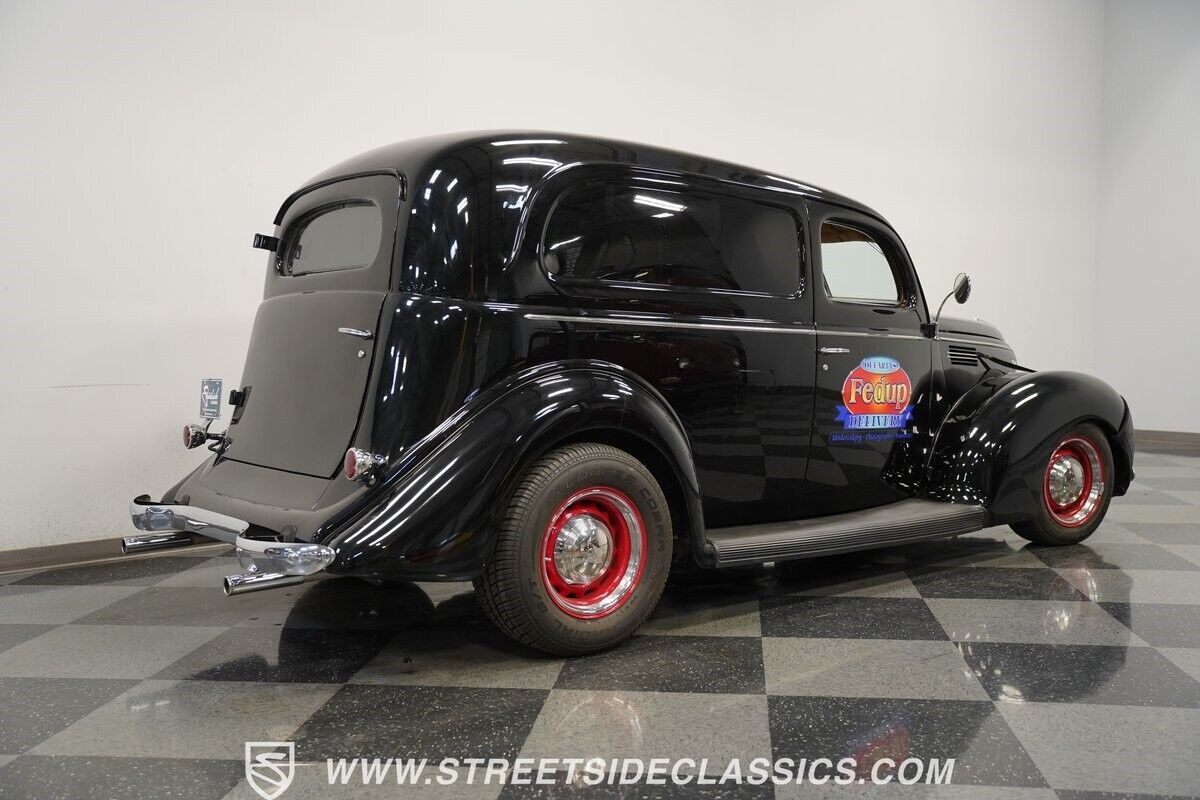 Ford-Sedan-Delivery-Break-1939-Black-Tan-1098-11