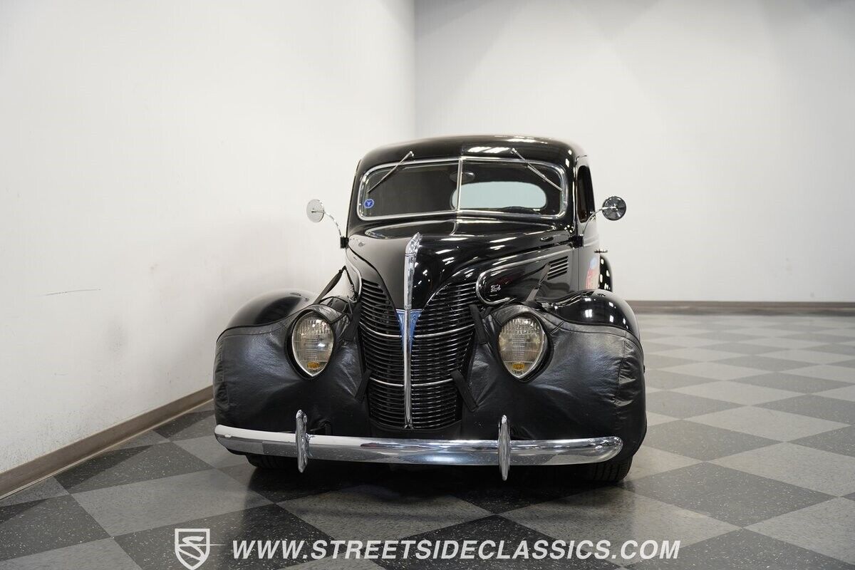 Ford-Sedan-Delivery-Break-1939-Black-Tan-1098-16