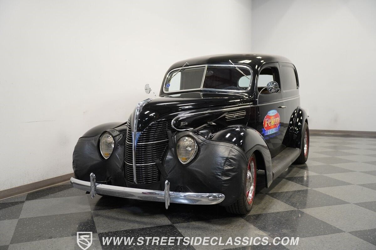 Ford-Sedan-Delivery-Break-1939-Black-Tan-1098-17