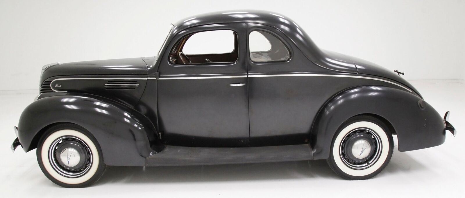 Ford-Standard-Coupe-1939-Black-Tan-96570-1