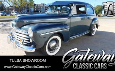 Ford-Standard-Deluxe-Coupe-1947-Blue-Brown-155405