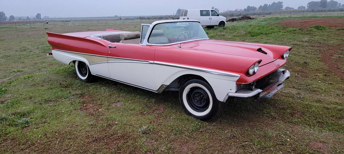 Ford-Sunliner-1958-red-160934-5