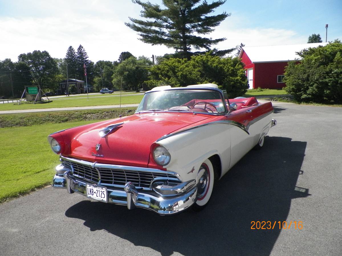 Ford-Sunliner-conv.-1956-orange-123111-1