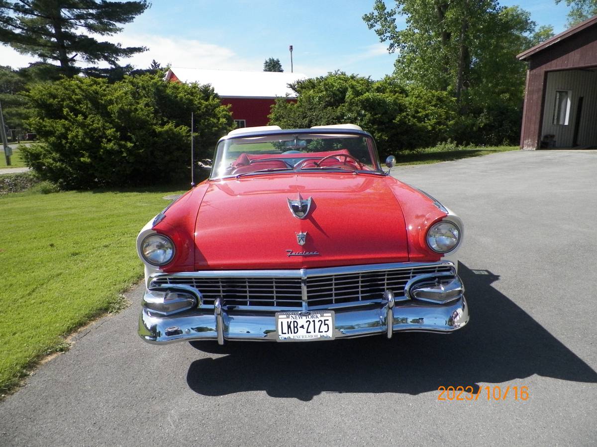 Ford-Sunliner-conv.-1956-orange-123111-3