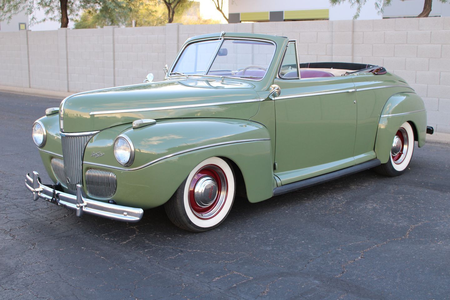 Ford-Super-DeLuxe-Cabriolet-1941-Green-Red-127288-23