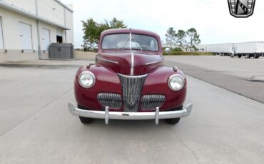 Ford-Super-Deluxe-1941-Burgundy-Tan-13758-2