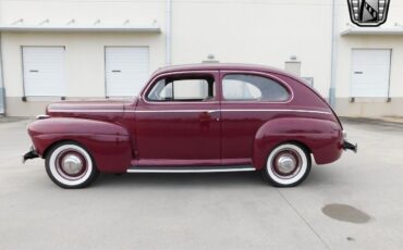 Ford-Super-Deluxe-1941-Burgundy-Tan-13758-5