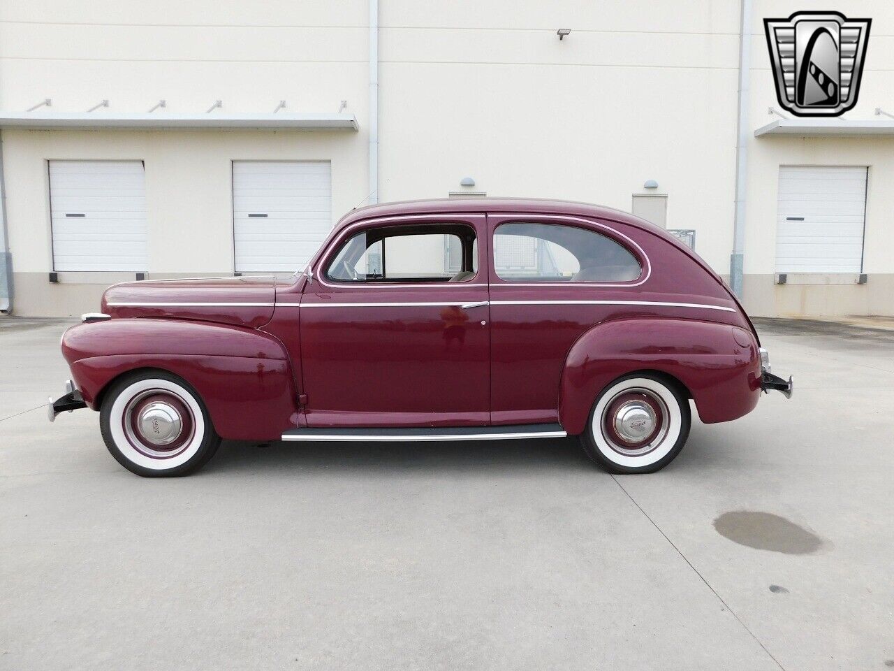 Ford-Super-Deluxe-1941-Burgundy-Tan-13758-5