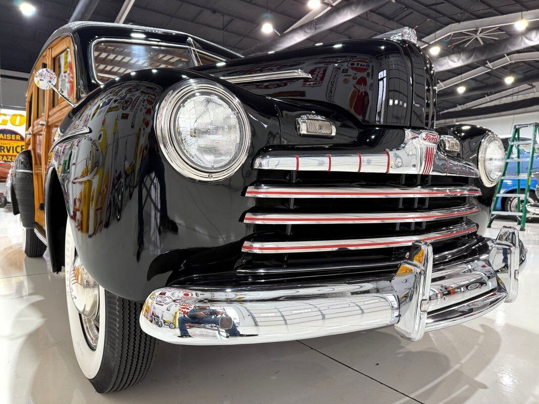 Ford-Super-Deluxe-1946-Black-0-24