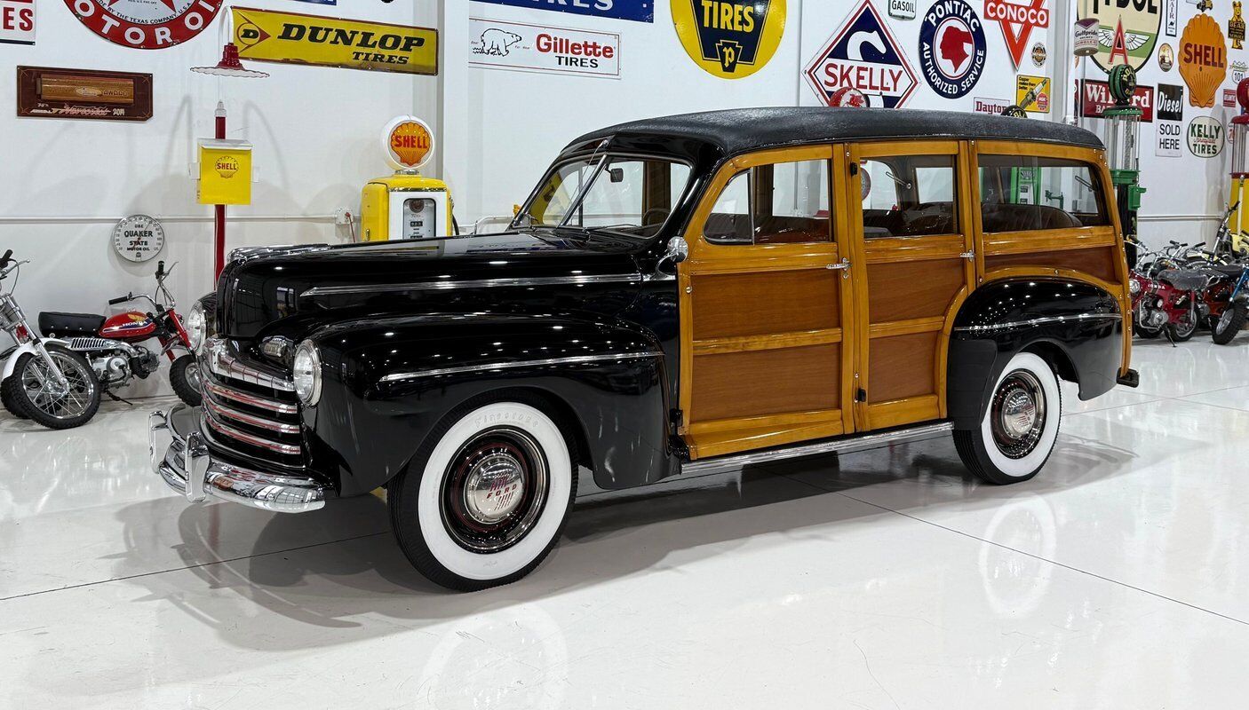 Ford-Super-Deluxe-1946-Black-0-25