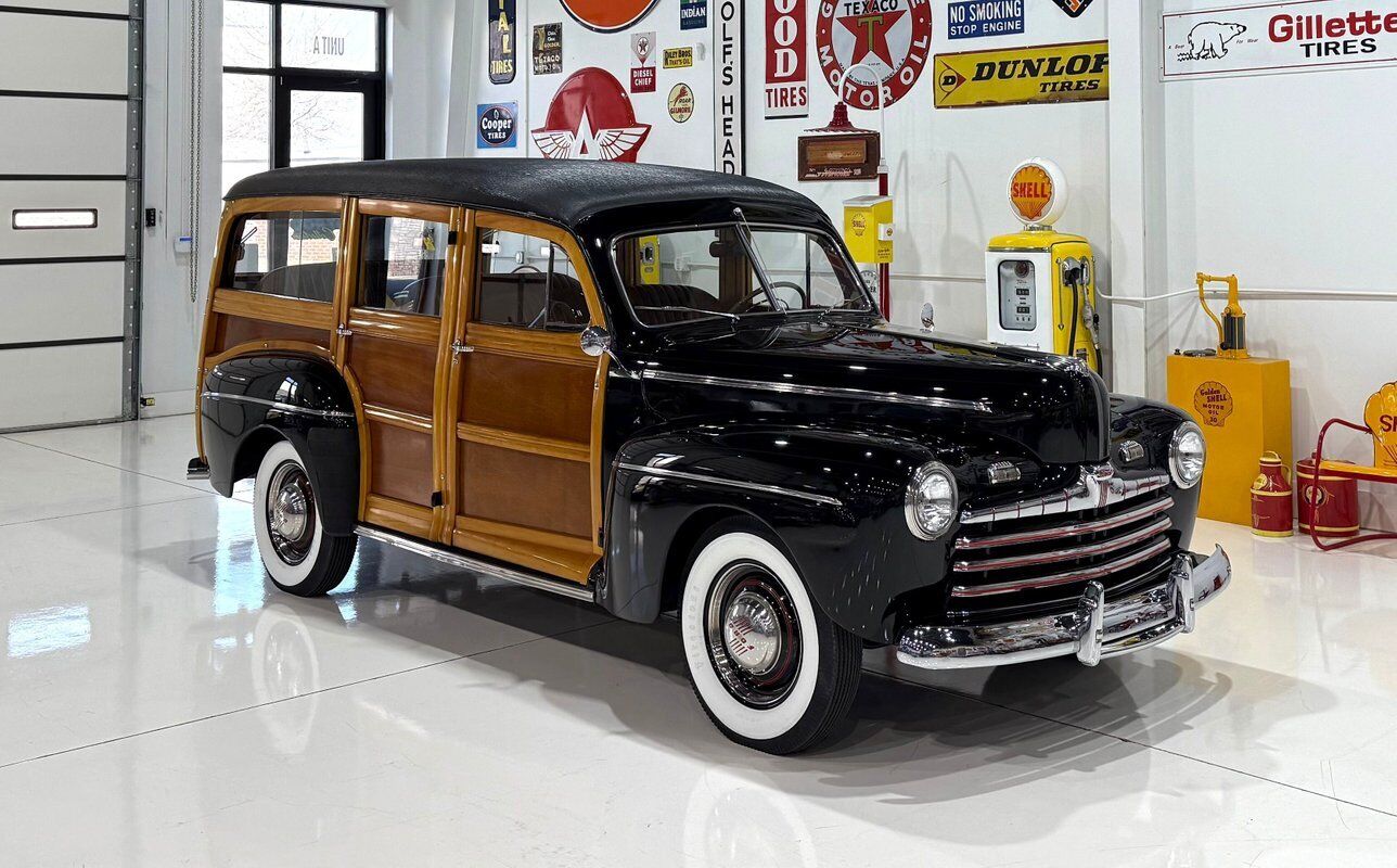 Ford-Super-Deluxe-1946-Black-0-5