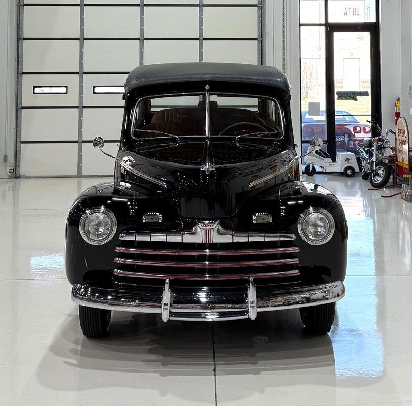 Ford-Super-Deluxe-1946-Black-0-6