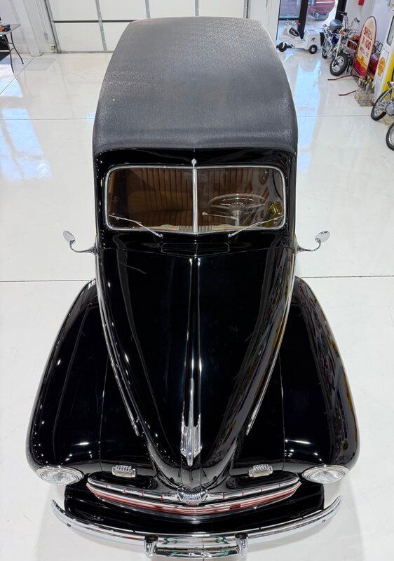 Ford-Super-Deluxe-1946-Black-0-8