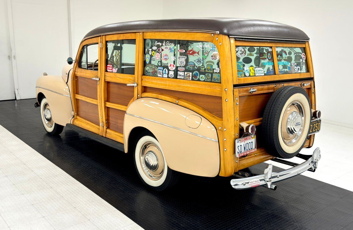 Ford-Super-Deluxe-Break-1941-Tan-Brown-151769-2