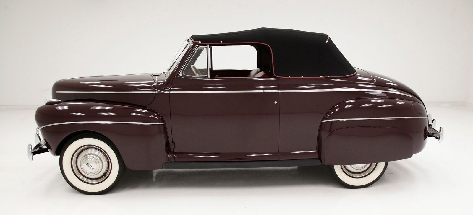 Ford-Super-Deluxe-Cabriolet-1941-Burgundy-Red-1608-2